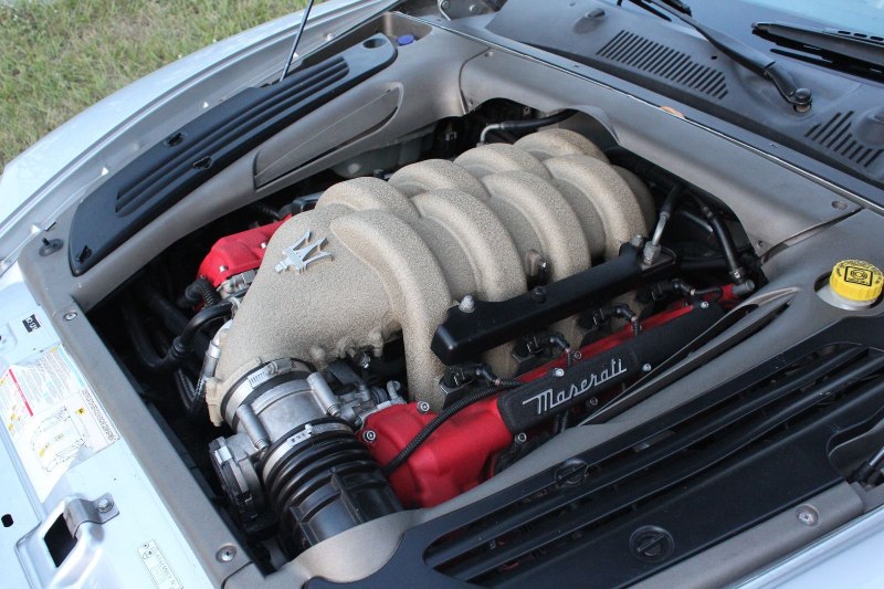 Illustration for article titled For $10,500, Would You Take A Gamble With This 2005 Maserati Grand Sport?